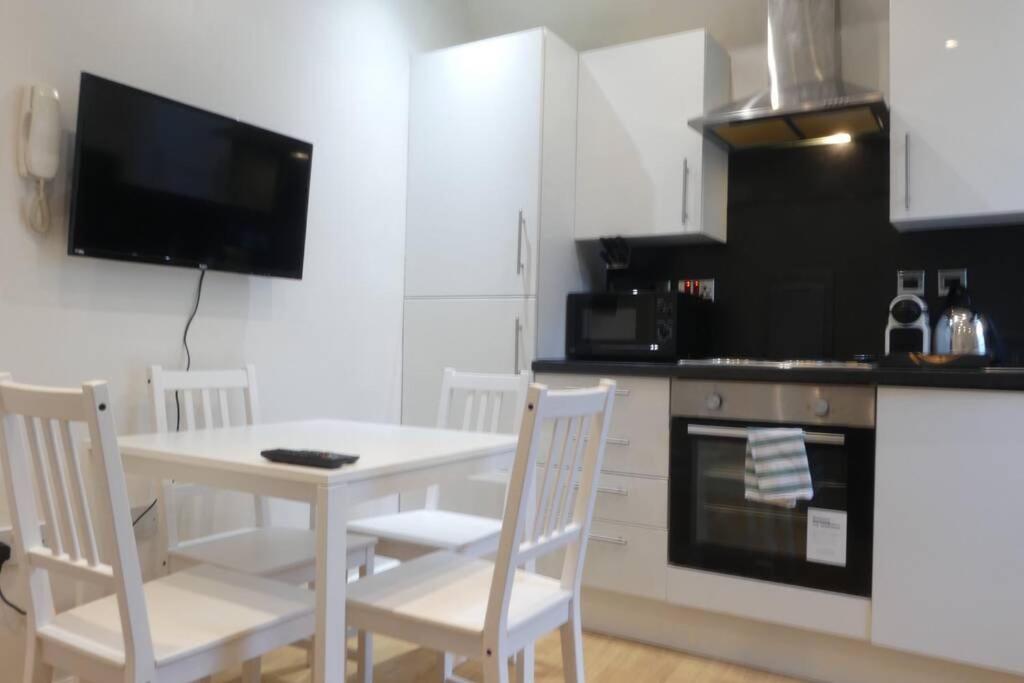 2 Bedroom Apartment Nr City Centre, Uni & Parks Cardiff Exterior foto