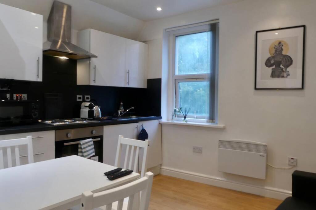 2 Bedroom Apartment Nr City Centre, Uni & Parks Cardiff Exterior foto